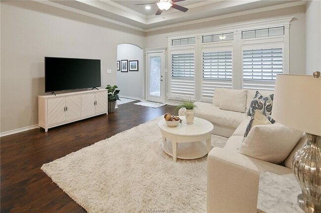 Building Photo - 200 Karten Ln