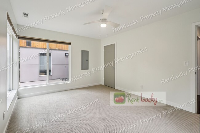 Building Photo - Immaculate and LARGE 4-Bedroom Home in Unb...