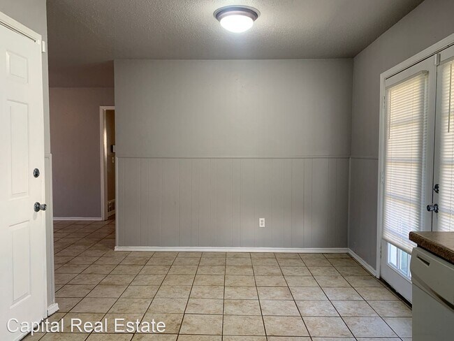 Building Photo - 3 br, 1.5 bath House - 1609 N. Christine Dr.