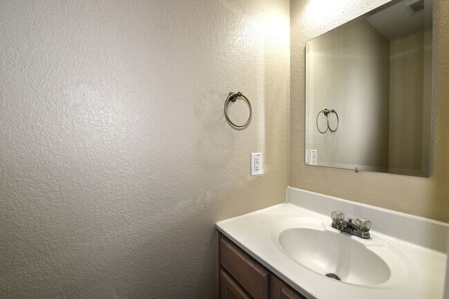 Building Photo - 4 Bedrooms!!!!! 2.5 bath and 2 attached ca...