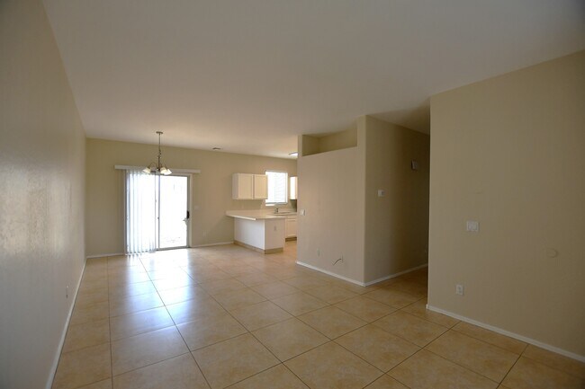 Building Photo - 2300 E Magma Rd