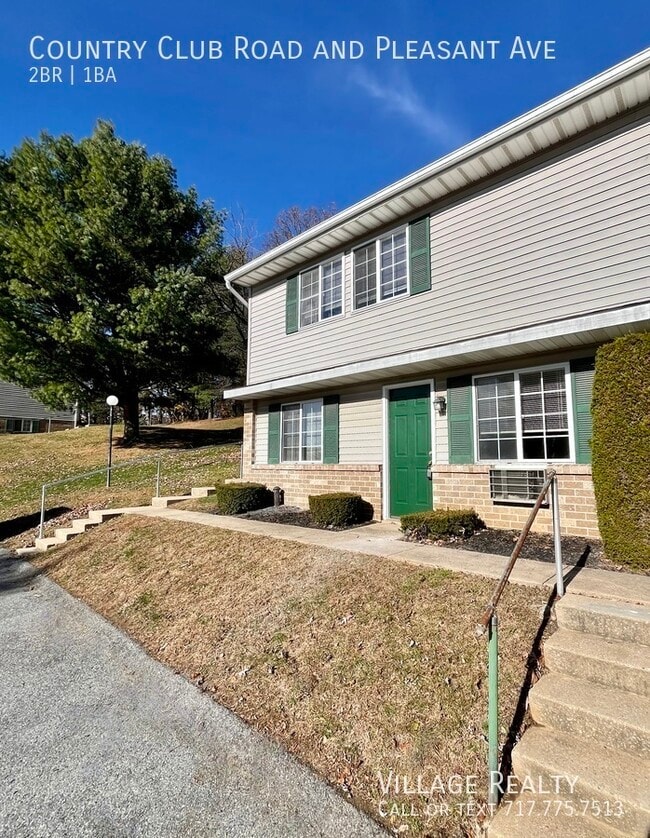 Building Photo - 605 Country Club Rd