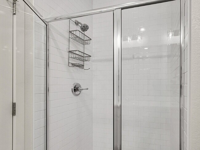 Building Photo - $2,750 - 2 Bed, 2.5 Bath Townhome in Broom...