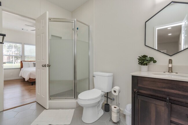 Building Photo - 1812 Wheeler Ave