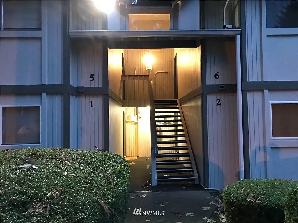 Building Photo - 432 S 321st Pl