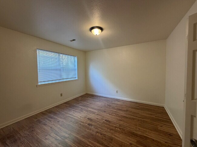 Building Photo - 428 Kays Ln