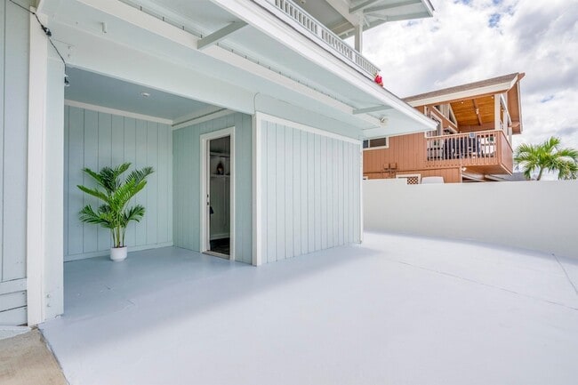 Building Photo - 912 N Niheu Pl