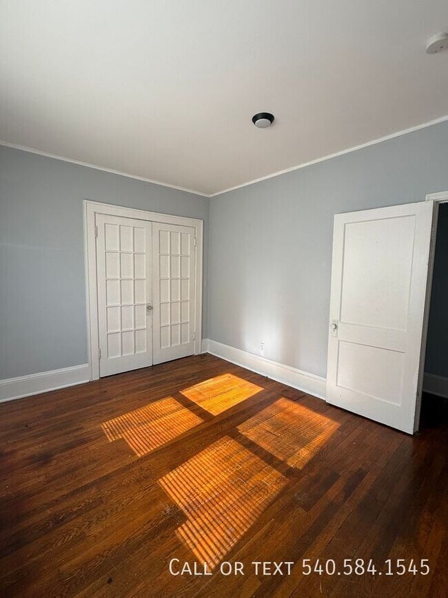 Building Photo - 1610 Hampton Ave SW