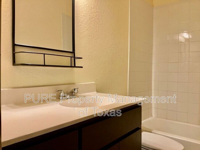 Building Photo - 2946 Todd Tr