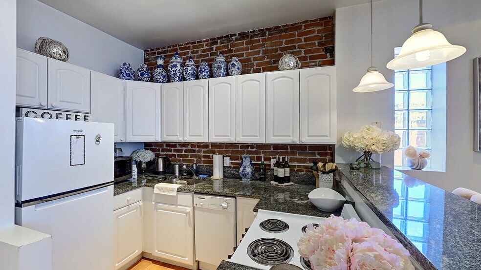 Building Photo - 91 Prince St