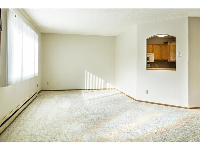 Building Photo - 64 E 13th St