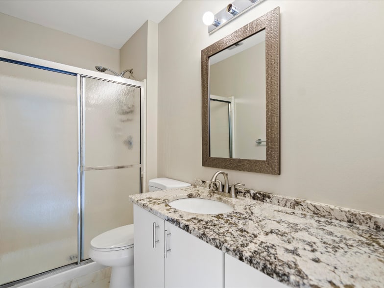 Building Photo - 26656 Farmbrook Villa Dr