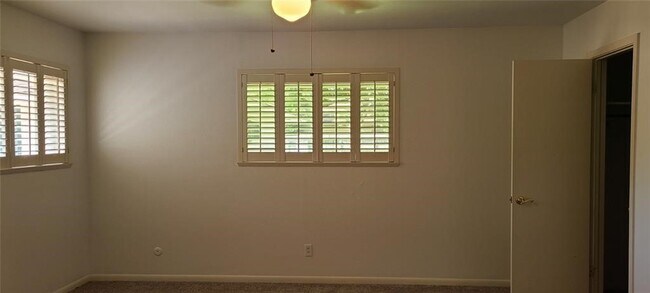 Building Photo - 630 Bradshaw Dr