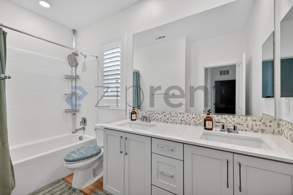 Building Photo - 12622 Stella Ln