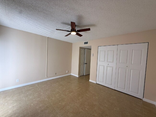 Building Photo - Charming 2-Bed Condo with a View – Water I...