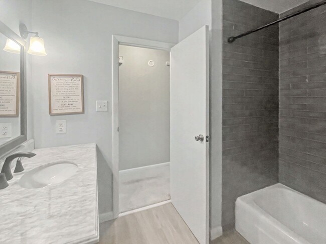 Building Photo - Charming Brick Ranch Home in Woodlea Acres