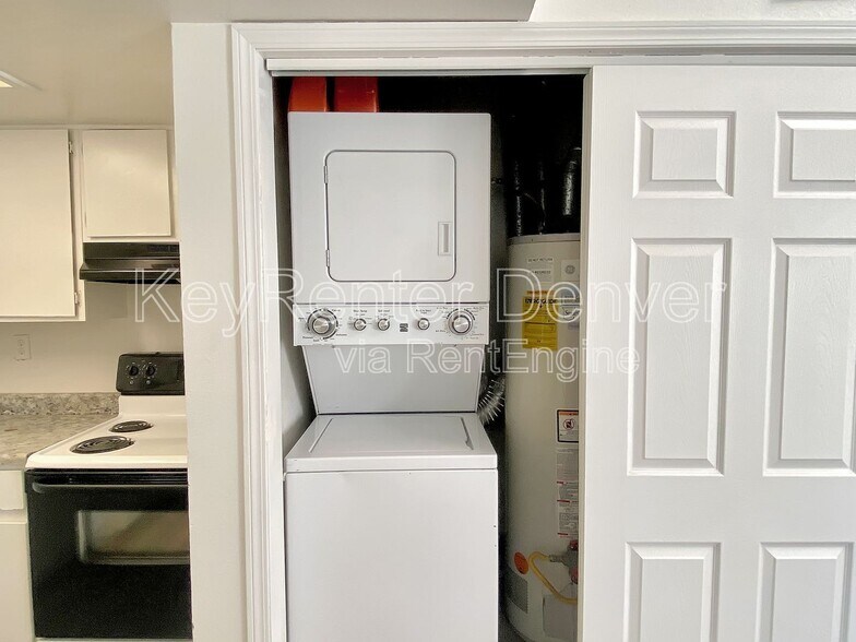 Building Photo - 17053 E Tennessee Dr