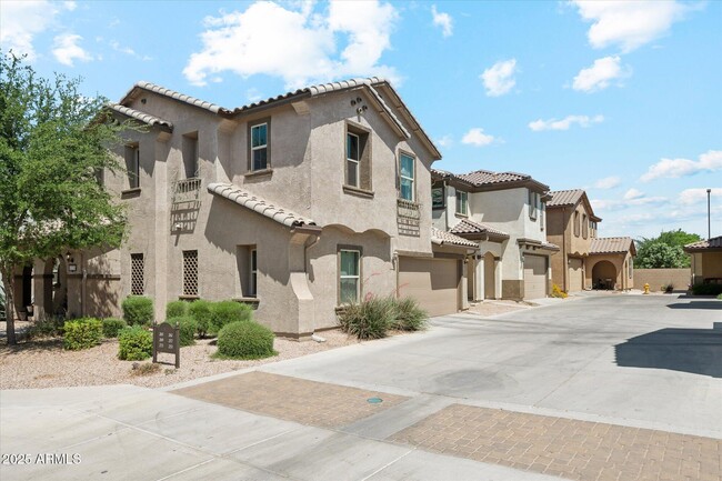 Building Photo - 269 N Scott Dr