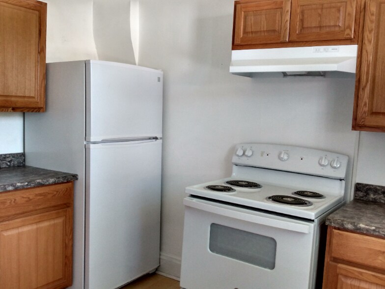 Building Photo - 1632 Virginia St E