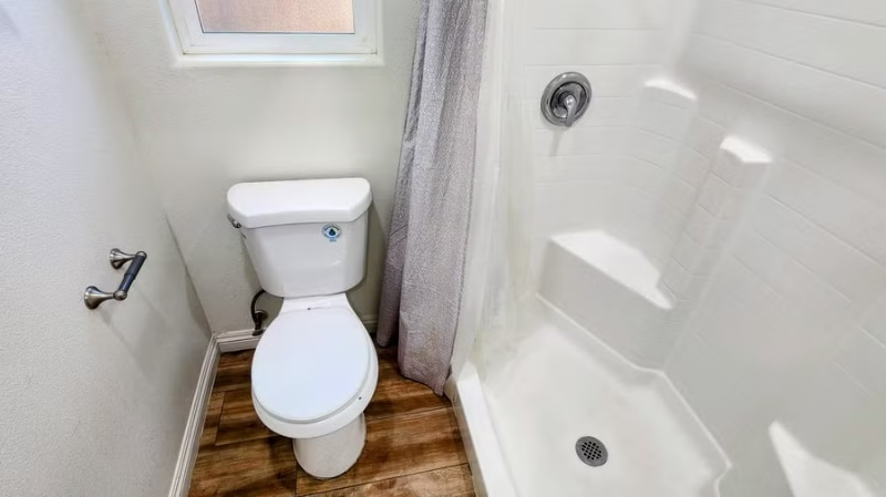 Building Photo - 156 E Marshall Blvd