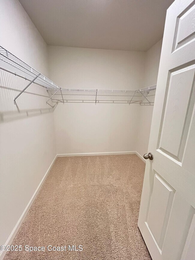 Building Photo - 1570 San Filippo Dr SE