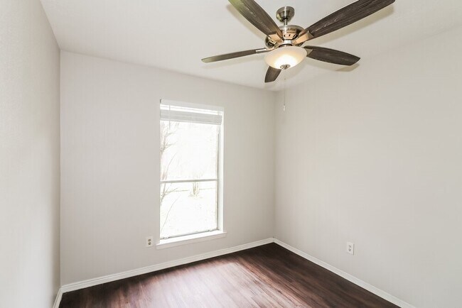 Building Photo - 9506 Lost Eagle Dr