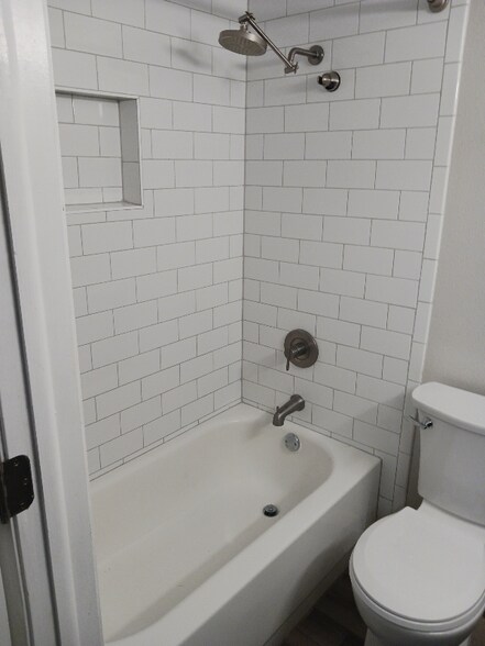 Building Photo - 4932 W Gandy Blvd