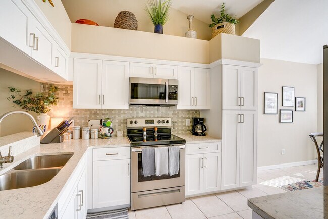Building Photo - 16174 Kelly Woods Dr