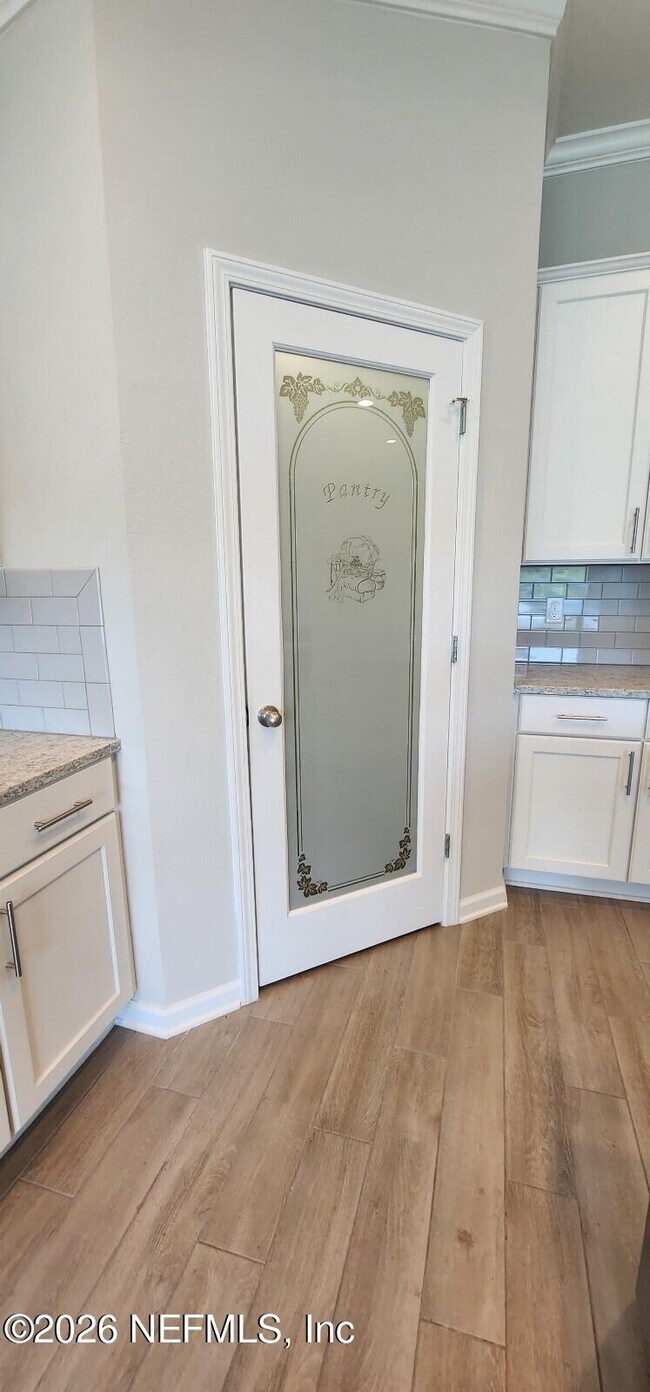 Building Photo - 226 Lost Lake Dr