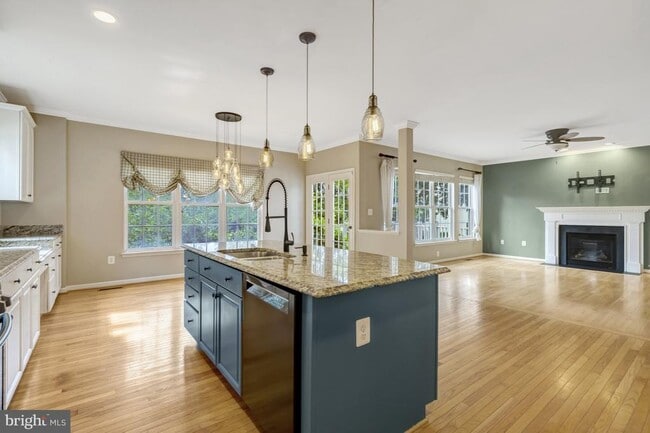 Building Photo - 6001 Alderdale Pl