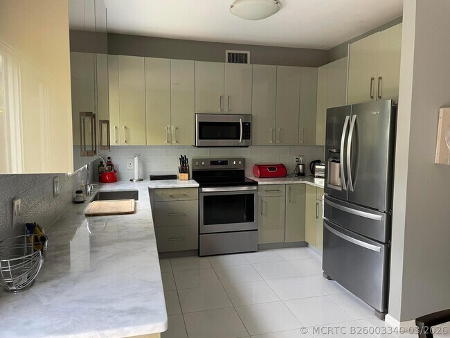 Building Photo - 11530 Briarwood Cir