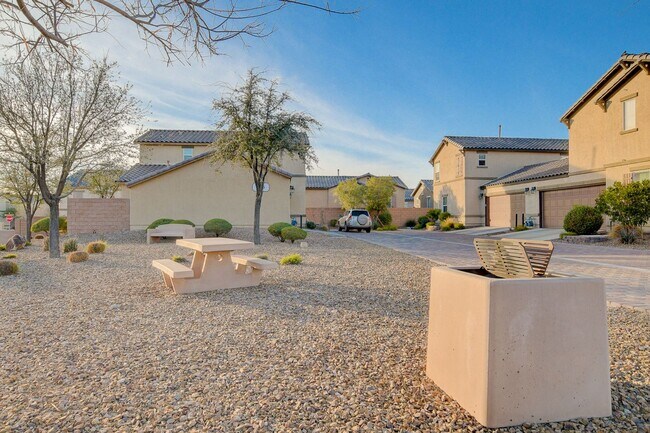 Building Photo - Stunning 3 Bed Home with Loft, Den & Upgraded Kitchen