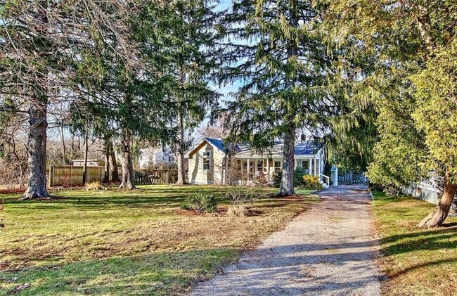 Building Photo - 18 Orchard Ave