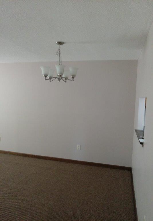 dining area - 10 W Pine Way