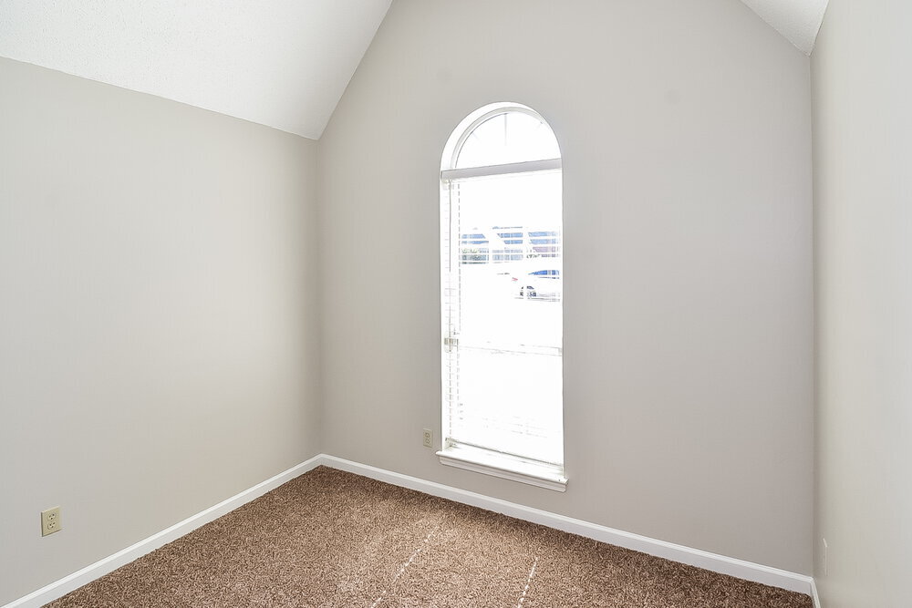 Building Photo - 4102 Ravenwood Dr N