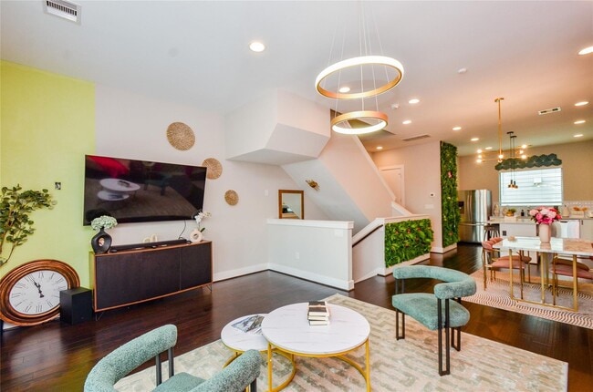 Building Photo - 3804 Leeland St