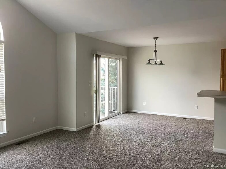 Building Photo - 20211 Chesapeake Cir