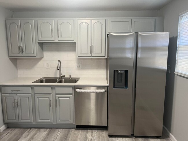 Building Photo - Updated 3BR 1BA Home w/ Garage & Updated Kitchen in Cincinnati