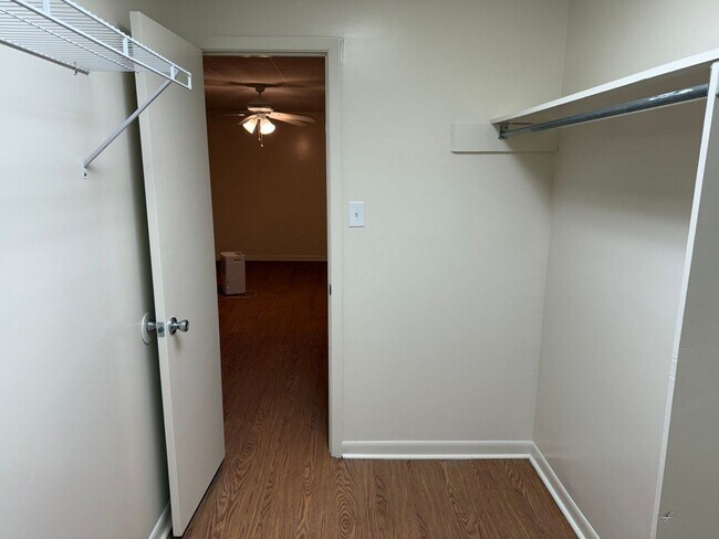 Building Photo - 3607 Lark Cir