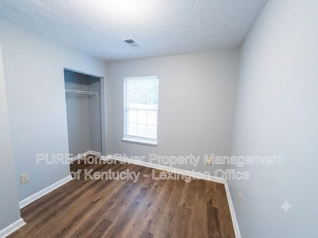 Building Photo - 1034 Marshall Park Dr