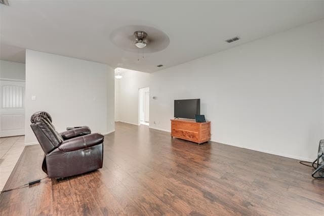 Building Photo - 705 Ben Lake Trl