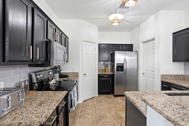 Building Photo - 2805 Whetstone Dr