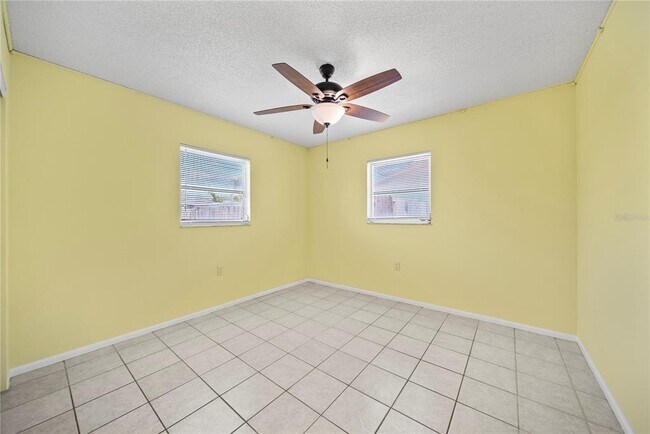 Building Photo - 8247 Saybrook Dr