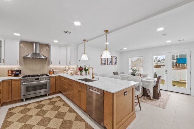 Building Photo - 17-11 Berdan Ave