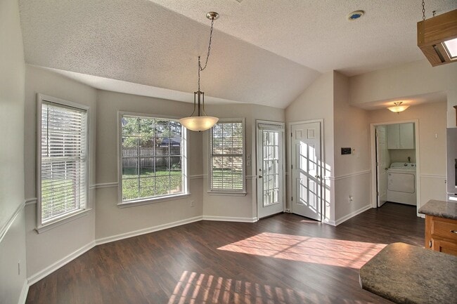 Building Photo - 1479 Wolf Ridge Dr