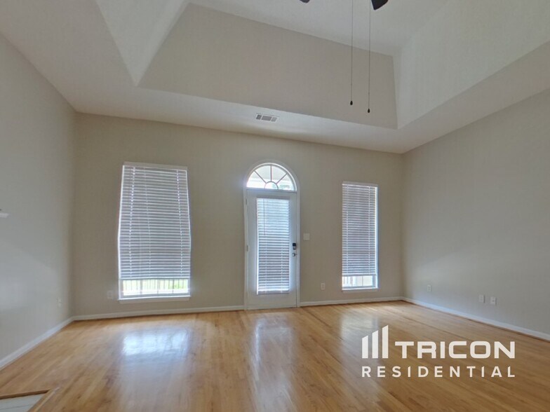 Building Photo - 4161 Saddle Horn Dr
