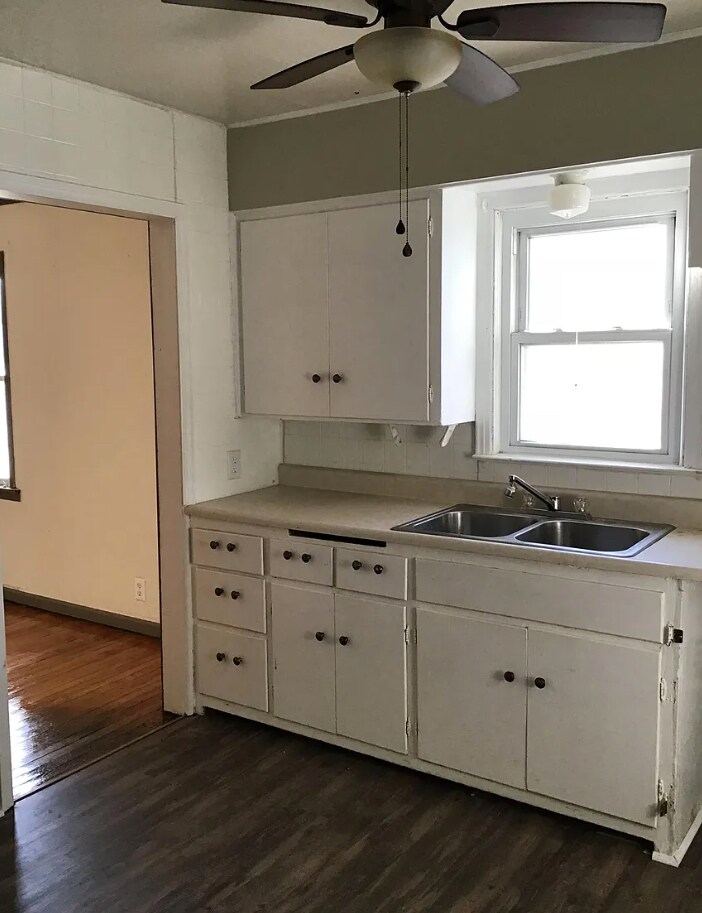 Building Photo - 208 E 34th St