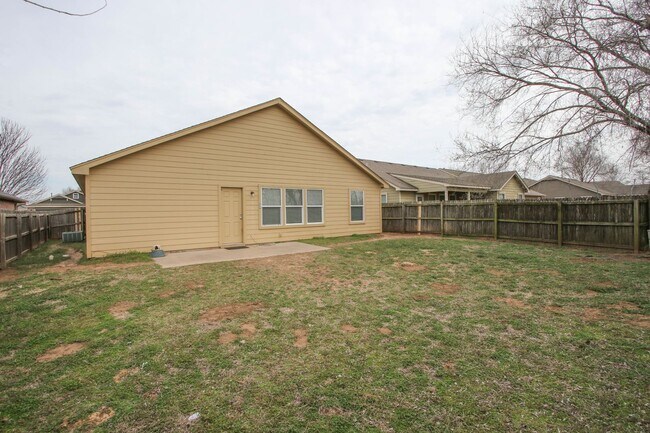 Building Photo - Bixby Schools - 3 bedroom split plan