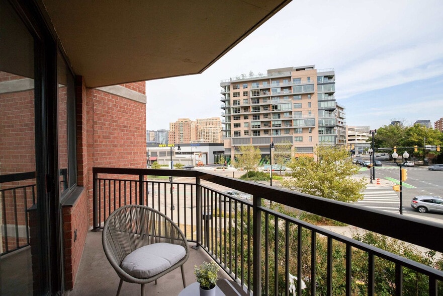 Building Photo - 801 15th St S