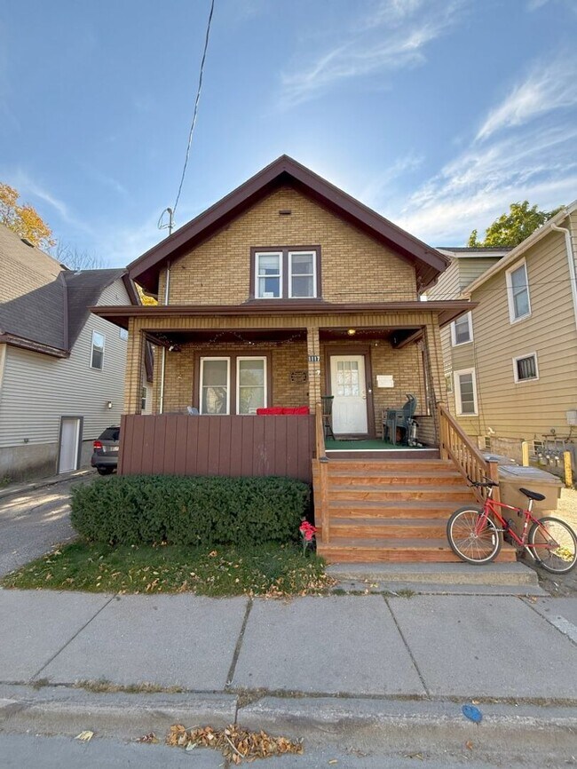 Building Photo - 1117 Bowen Ct